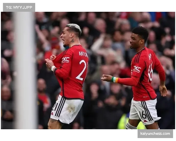 曼联中场持球节奏变化 足总杯赛场攻防转换速度提升